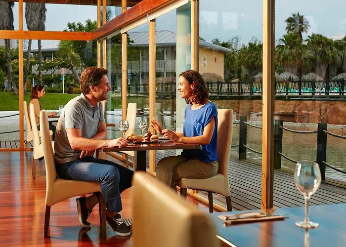 Portaventura Caribe - Includes Unlimited Access To Portaventura Park & 1 Access To Ferrari Land 4* 萨洛